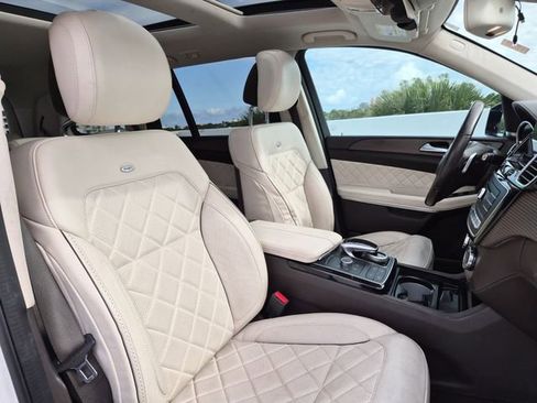 Used 2019 Mercedes-Benz GLS 550 GLS 550 4D Sport Utility w/ Grand Edition Package image 21