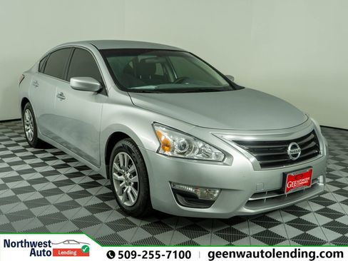 Used 2014 Nissan Altima 2.5 S image 1