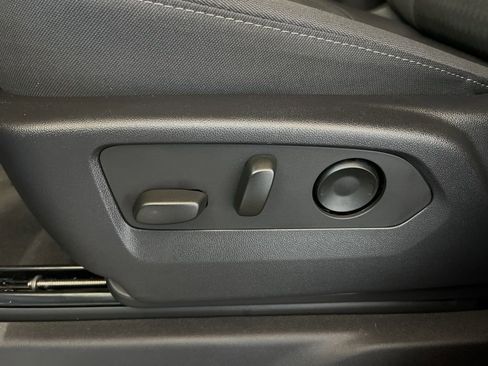 Used 2023 Chevrolet Silverado 1500 RST w/ Z71 Off-Road Package image 19