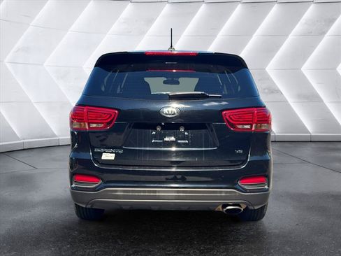 Used 2020 Kia Sorento FWD V6 image 4