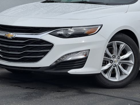 Used 2024 Chevrolet Malibu LT image 3