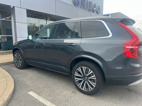Used 2022 Volvo XC90 T6 Momentum w/ Climate Package AWD/4WD image 2