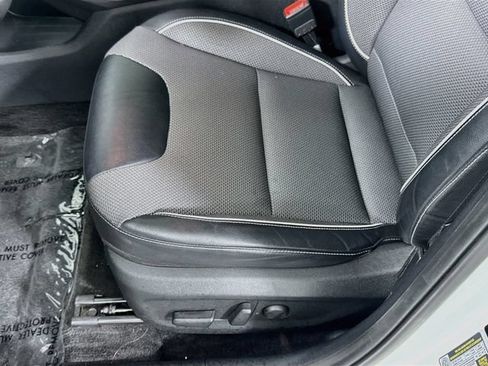 Used 2022 Kia Niro EX FWD image 18