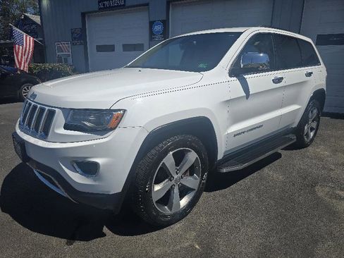 Used 2015 Jeep Grand Cherokee Limited w/ Luxury Group II image 2