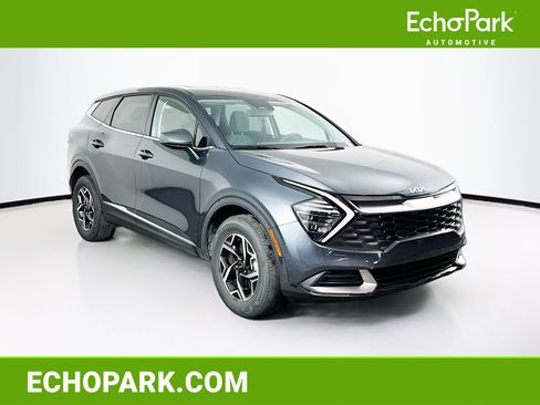 Used 2025 Kia Sportage LX image 1