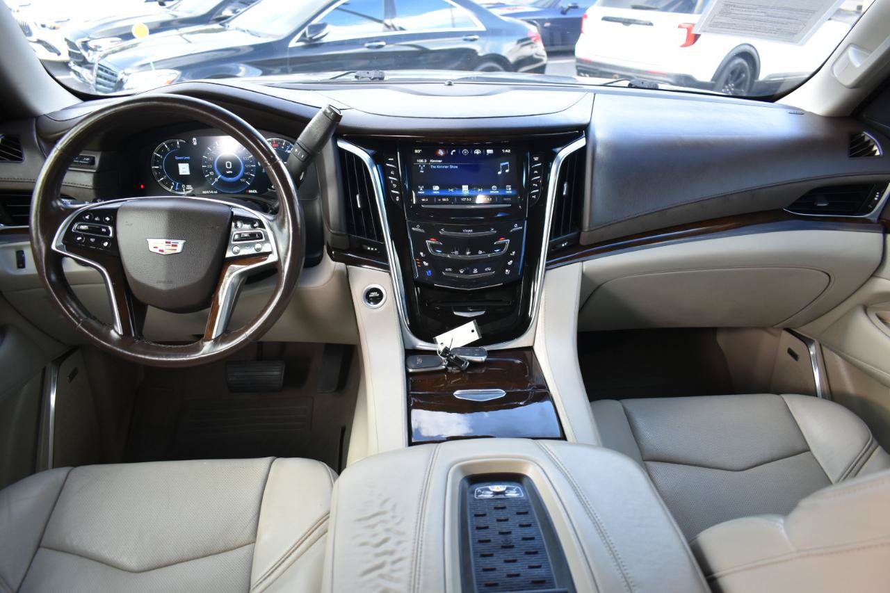 Used 2017 Cadillac Escalade Premium Luxury AWD/4WD image 11