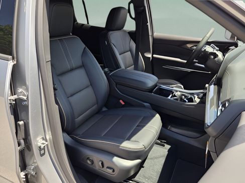 New 2026 Chevrolet Traverse High Country FWD image 15