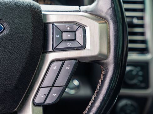 Certified 2018 Ford F150 Platinum w/ Equipment Group 701A Luxury image 30