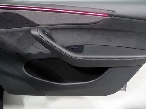 Used 2026 Tesla Model Y Long Range RWD image 61