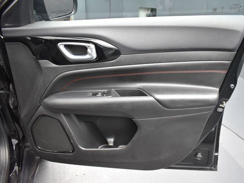Used 2024 Jeep Compass Trailhawk AWD/4WD image 6