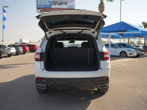 Used 2025 Honda Pilot Black Edition image 7