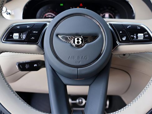 New 2025 Bentley Bentayga Azure V8 image 26