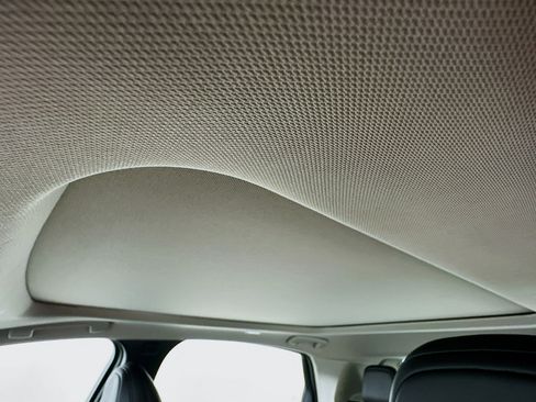 Used 2023 Nissan Ariya AWD image 26