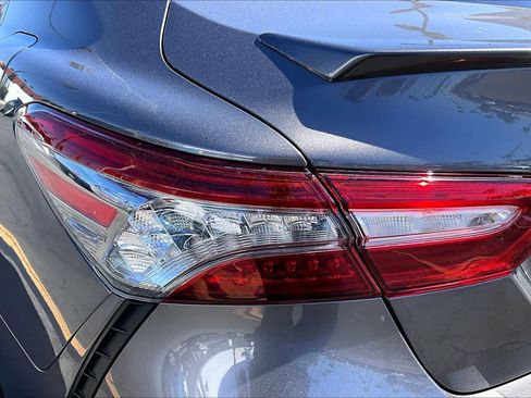 Used 2018 Toyota Camry XSE FWD image 28