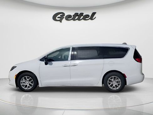 New 2026 Chrysler Voyager LX FWD image 5