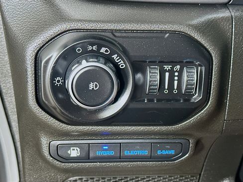 Used 2022 Jeep Wrangler Unlimited Rubicon 4xe w/ Cold Weather Group AWD/4WD image 17