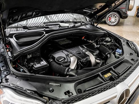 Used 2014 Mercedes-Benz GL 450 4MATIC image 45