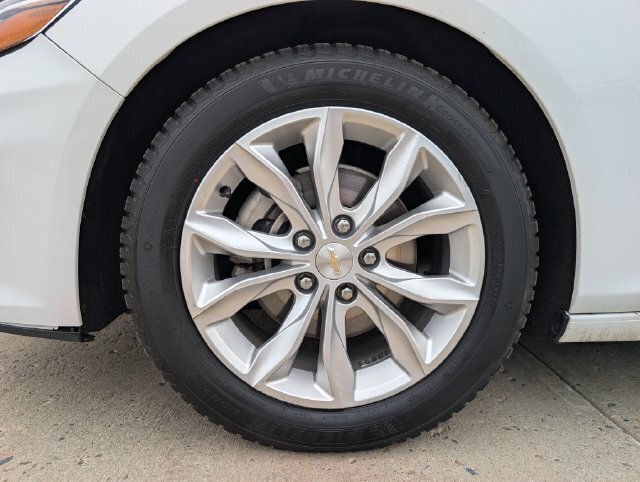 Used 2020 Chevrolet Malibu LT FWD image 12