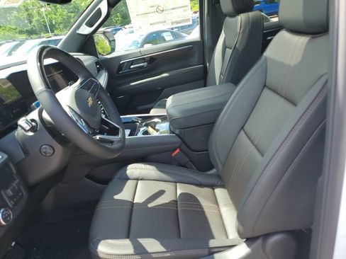 New 2026 Chevrolet Tahoe High Country w/ LPO, Illumination Package AWD/4WD image 16