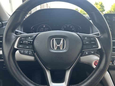 Used 2018 Honda Accord Touring image 17