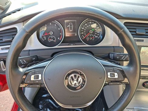 Used 2016 Volkswagen Golf SE w/ Lighting Package image 16