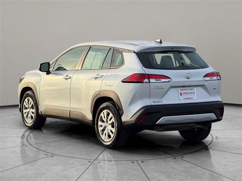 Used 2024 Toyota Corolla Cross L image 4