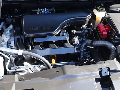 Used 2021 Nissan Rogue Sport S image 57