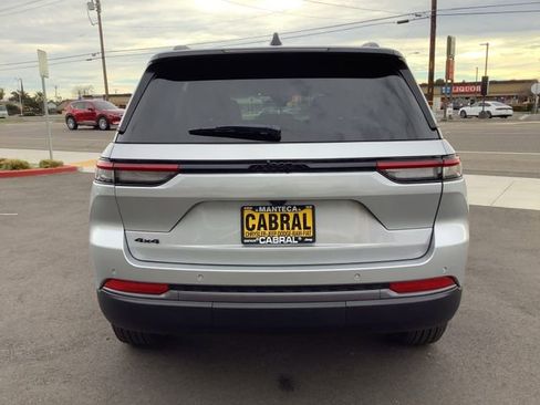 New 2026 Jeep Grand Cherokee Altitude image 27