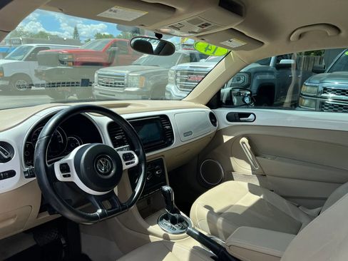 Used 2014 Volkswagen Beetle 2.5 FWD image 8