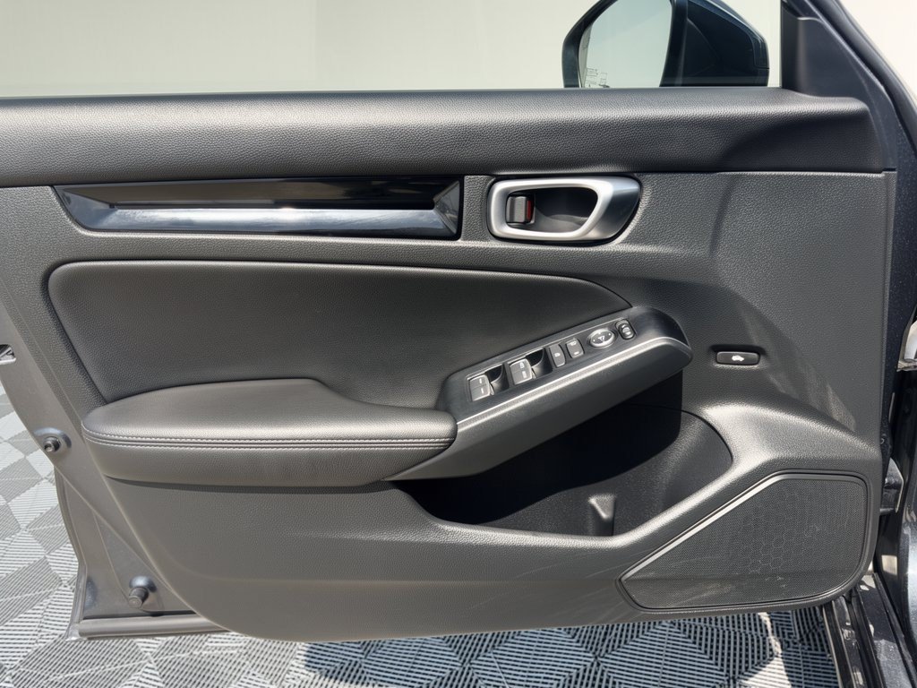 Used 2023 Honda Civic Touring image 14