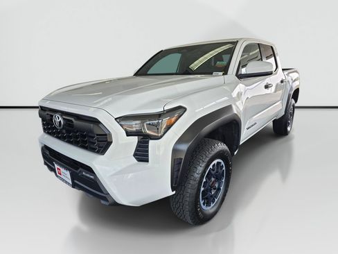 Used 2024 Toyota Tacoma TRD Off-Road AWD/4WD image 7