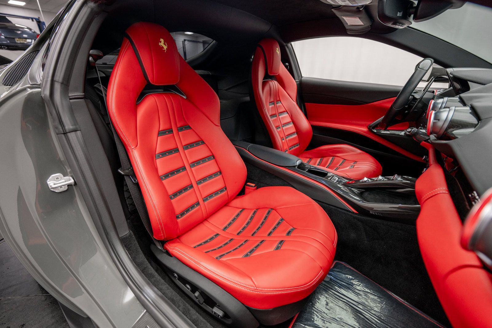 Used 2020 Ferrari 812 Superfast RWD image 15
