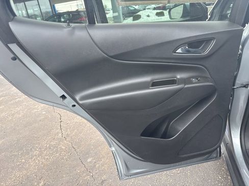 Used 2023 Chevrolet Equinox LT image 42