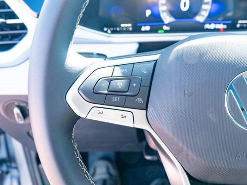 New 2026 Volkswagen Taos SE FWD image 25