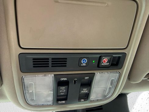 Used 2020 Honda Pilot Touring image 16