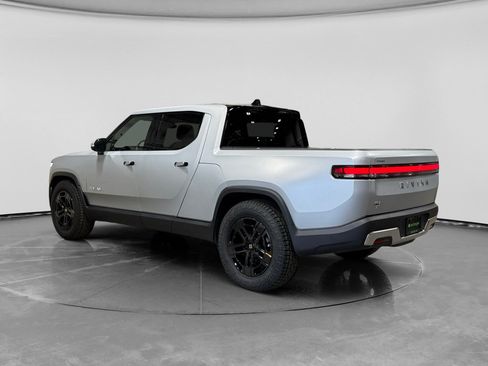 Used 2024 Rivian R1T Adventure AWD/4WD image 2