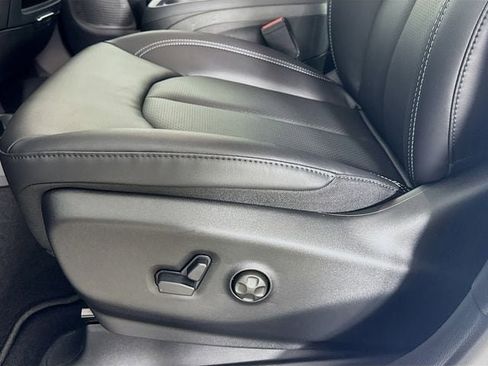 New 2026 Chrysler Voyager LX FWD image 21