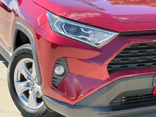 Used 2021 Toyota RAV4 XLE w/ Convenience Package AWD/4WD image 4