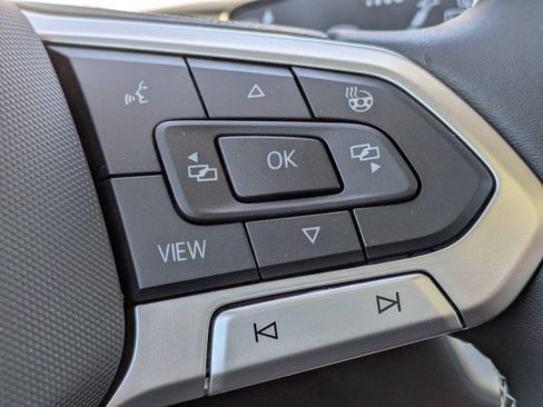 New 2026 Volkswagen Taos SE image 27