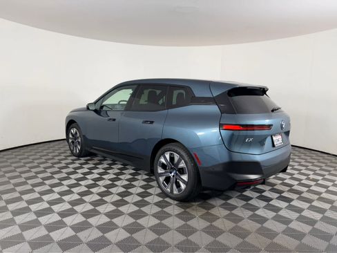 Used 2025 BMW iX xDrive50 w/ Convenience Package image 6