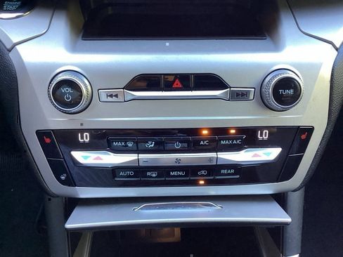 Used 2021 Ford Explorer XLT w/ Equipment Group 202A image 60