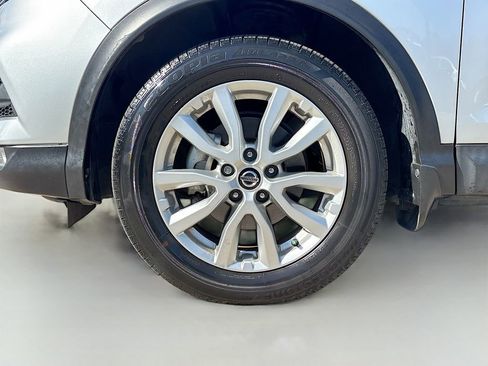 Used 2022 Nissan Rogue Sport SV image 28