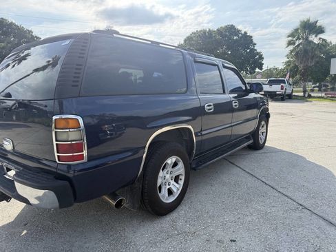 Used 2006 Chevrolet Suburban LS w/ Smart Select Package RWD image 7