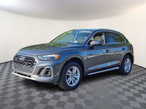 Used 2023 Audi Q5 2.0T Premium w/ Convenience Package AWD/4WD image 3