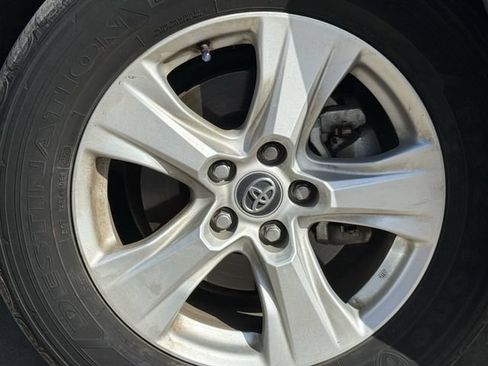 Used 2020 Toyota RAV4 XLE w/ Convenience Package FWD image 10