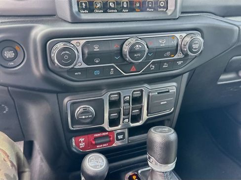 Used 2022 Jeep Wrangler Unlimited Rubicon 4xe w/ Safety Group AWD/4WD image 17