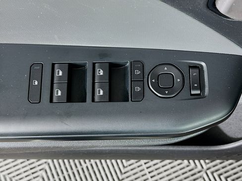 Used 2025 Kia K4 LXS image 15