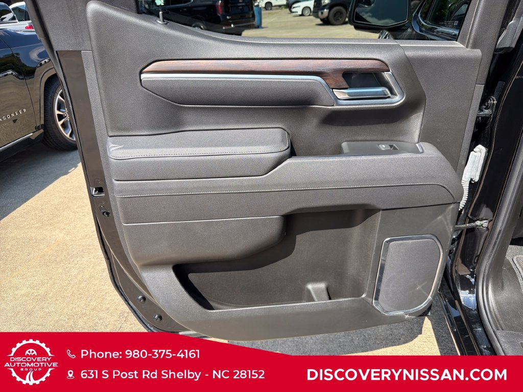 Used 2025 GMC Sierra 1500 SLT AWD/4WD image 27