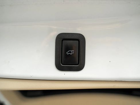 Used 2018 Toyota Highlander XLE AWD/4WD image 13