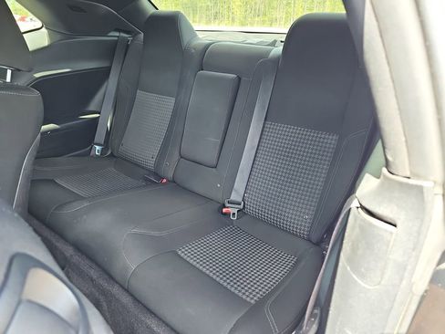 Used 2016 Dodge Challenger R/T RWD image 18